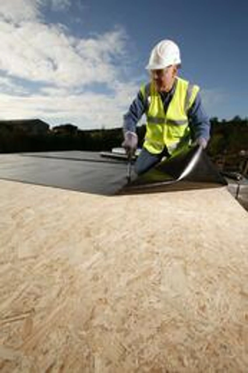 OSB3 Board Tongue & Groove 4 Edge FSC Floor Or Roof 2400 X 18mm - Image 4