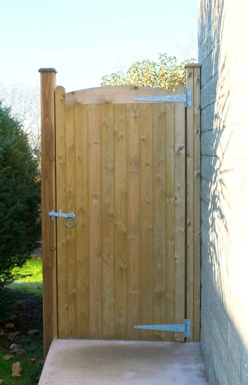 Charltons Wellow Tall Wooden Pedestrian Side Gate 1800 X 900mm - Image 5
