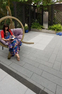 Granite Eclipse Natural Stone Paving Slab Dark 803 X 203 X 25mm (30 Pack)