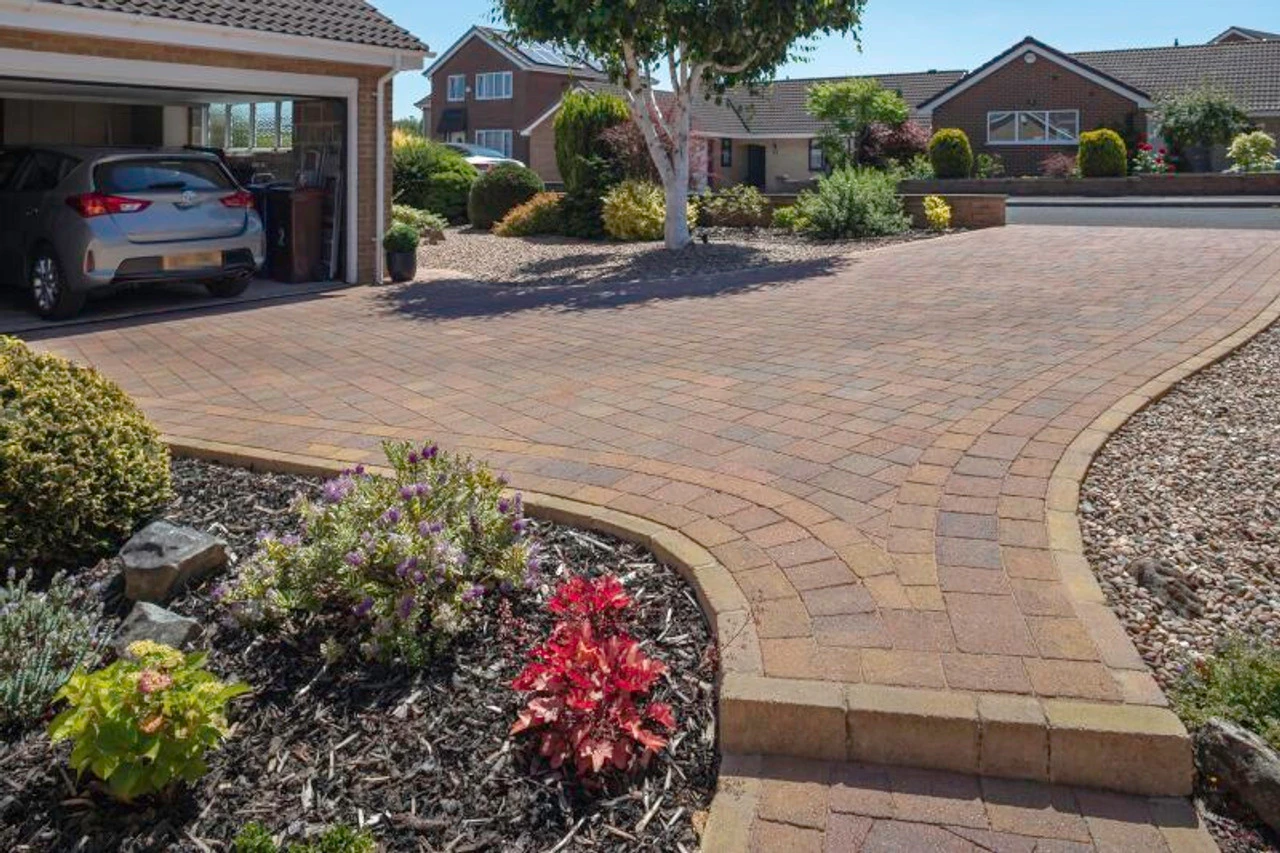 Drivesett Tegula Concrete Paving Autumn 160 X 160 X 50mm (10.91m2)