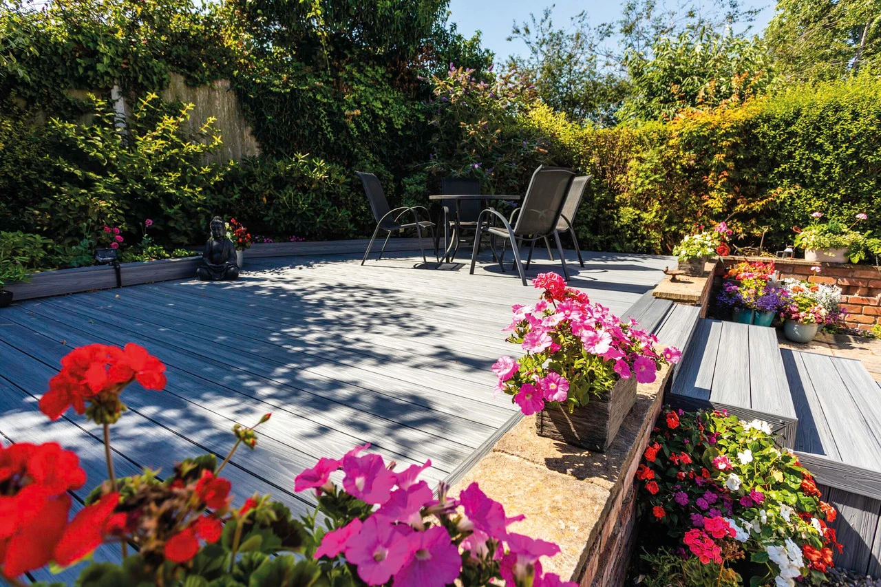 BSW Habitat+ Composite Decking Grizedale Light Grey 3600 X 135 X 22mm - Image 2