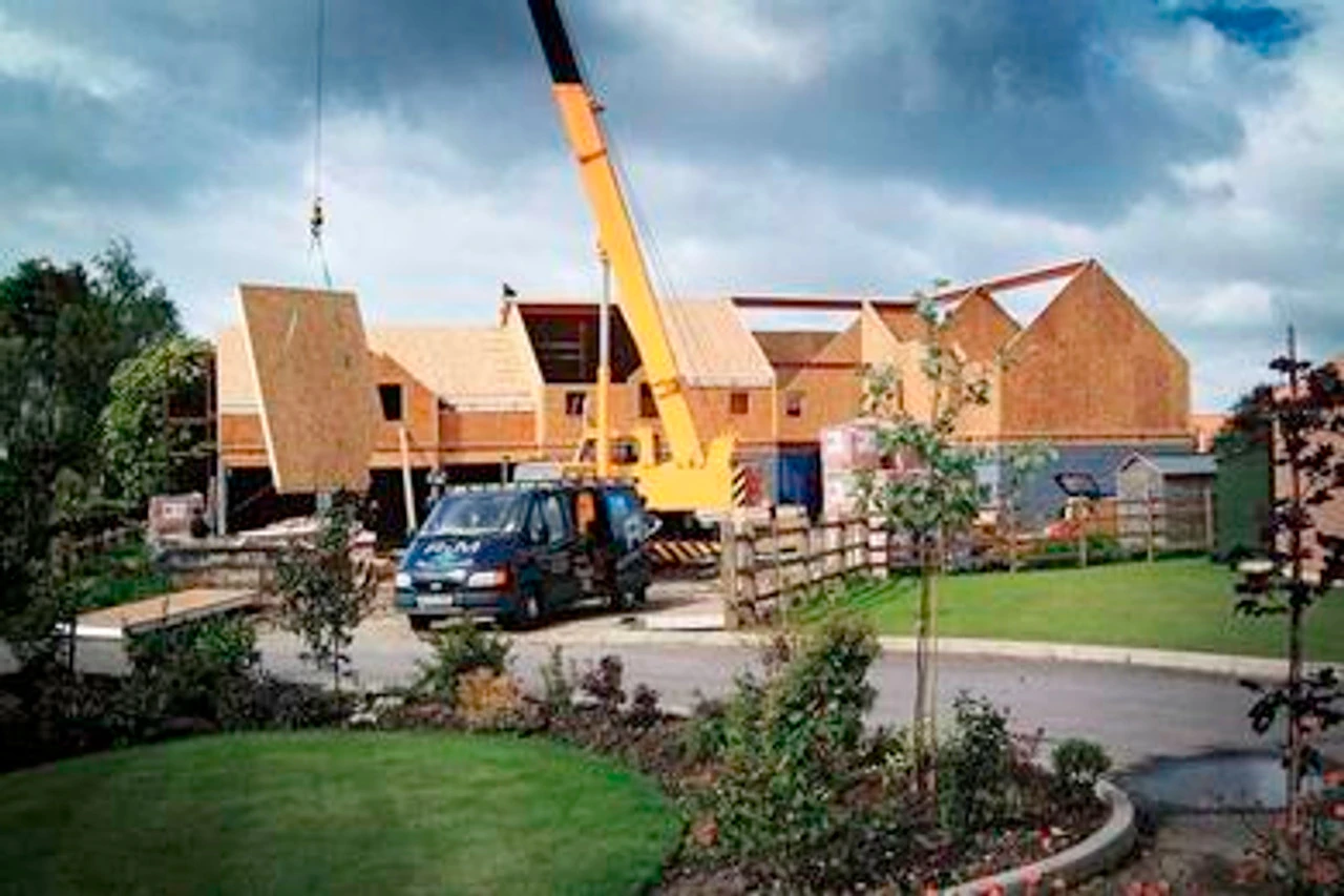 OSB3 Board Tongue & Groove 4 Edge FSC Floor Or Roof 2400 X 18mm - Image 8