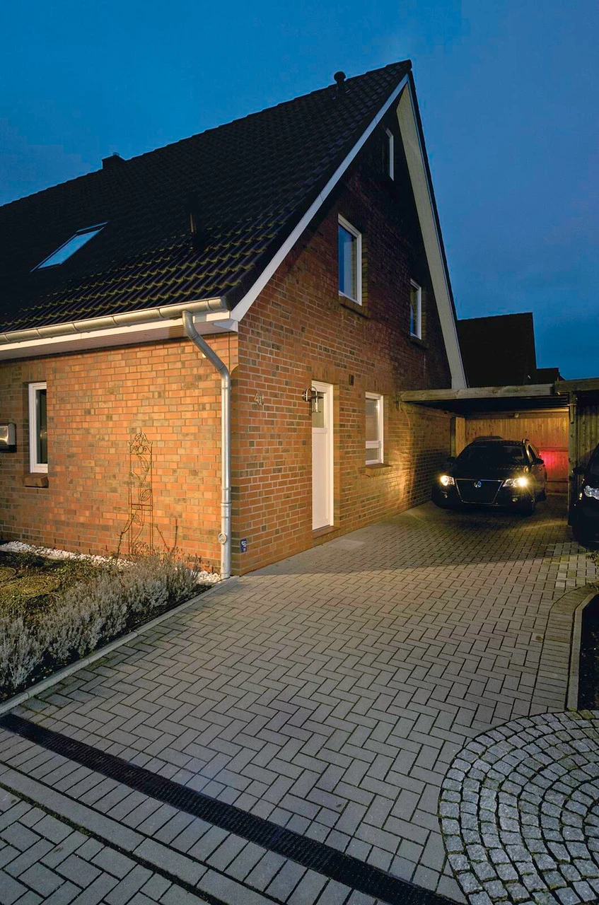 ACO HexDrain B125 Channel With Composite Heelguard Gratings - Image 3