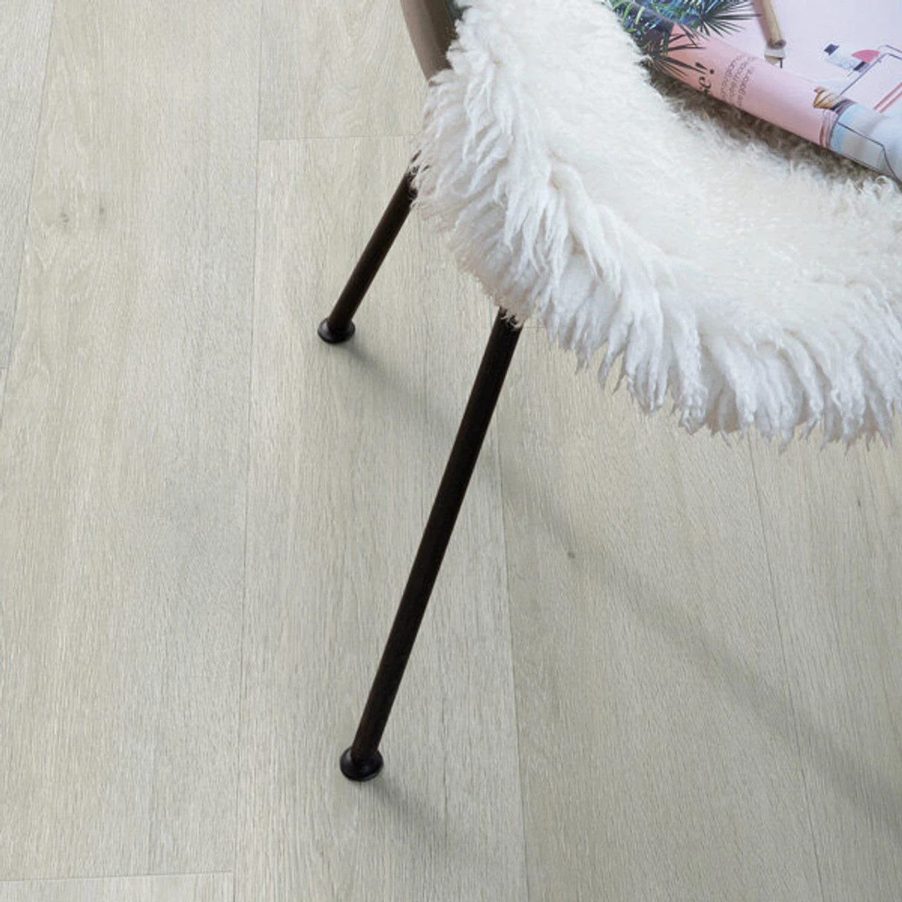 Quick Step Balance Click Plus Silk Oak Light Classic Livyn Vinyl Flooring (2.105m2) - Image 3