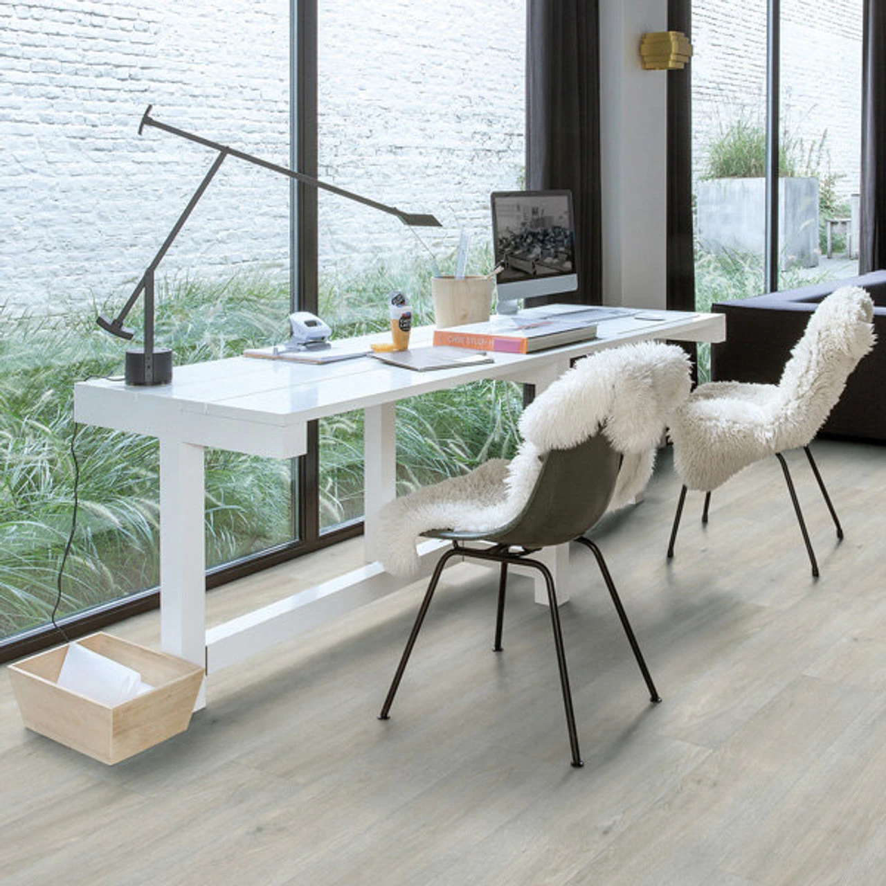 Quick Step Balance Click Plus Silk Oak Light Classic Livyn Vinyl Flooring (2.105m2) - Image 2