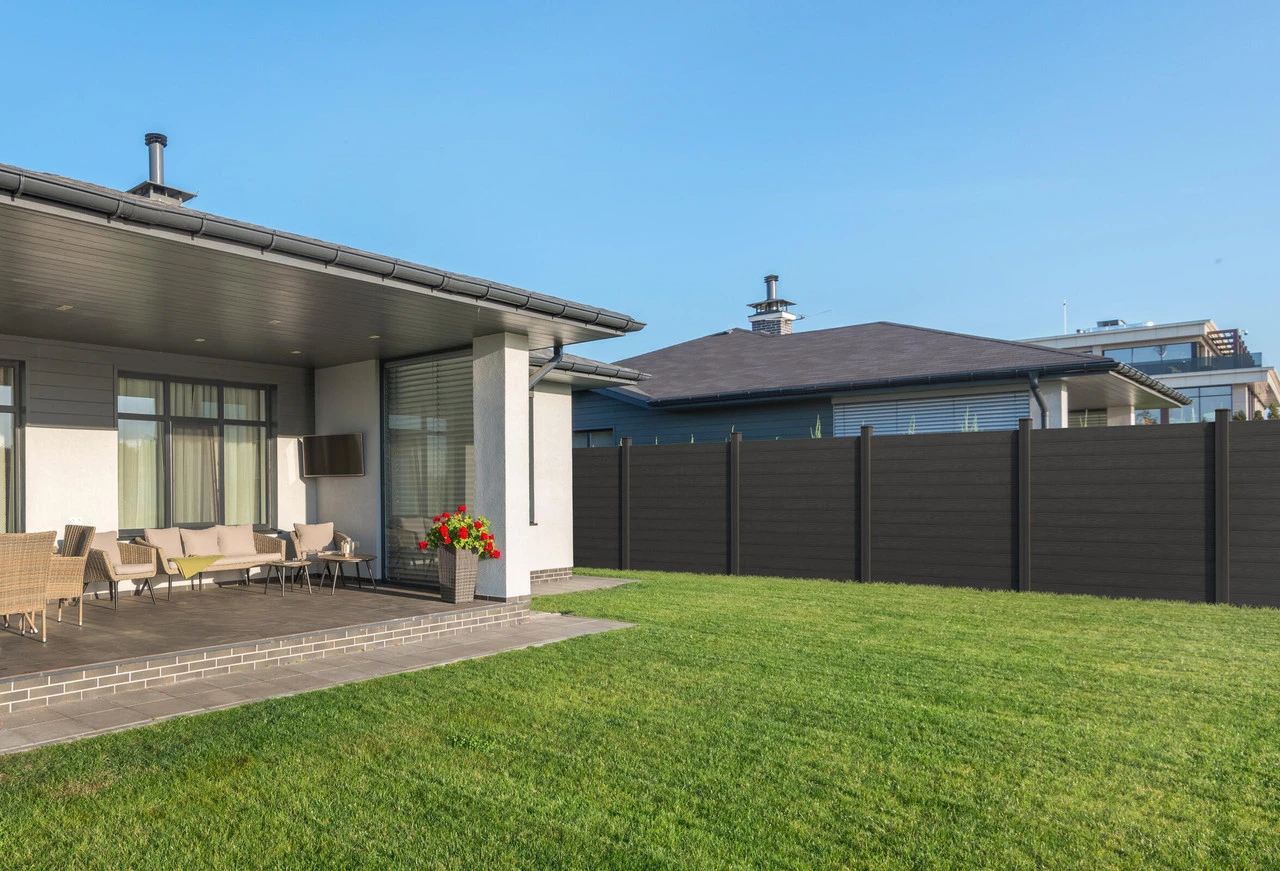 ArborFence Composite Fence Panels With Top Panel Dark Brown (5 Pack) - Image 3