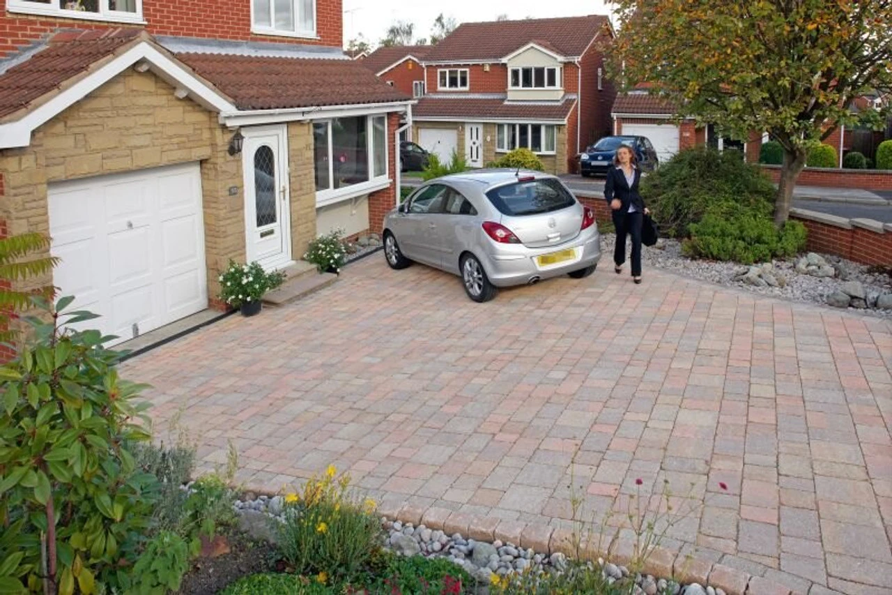 Drivesett Tegula Concrete Paving Traditional 240 X 160 X 50mm (10.91m2) - Image 2