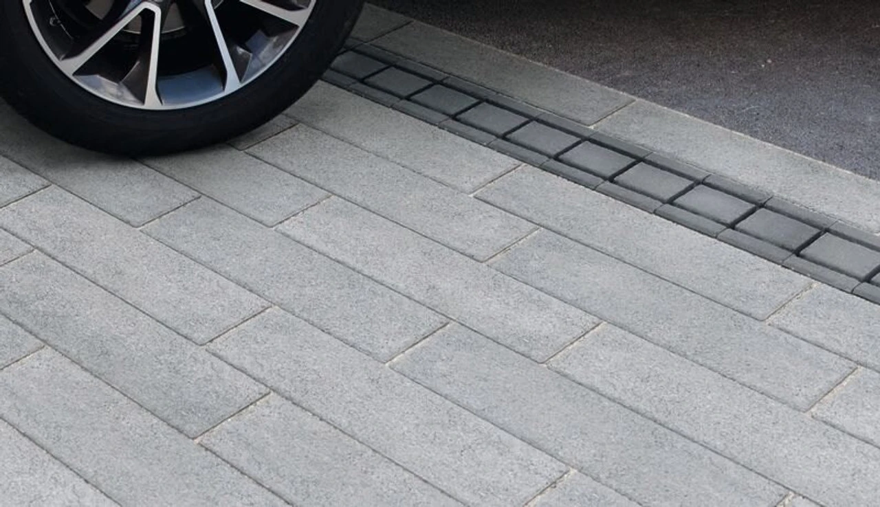 Driveline Concrete Drain 70 Charcoal 150 X 100 X 168mm (24m)