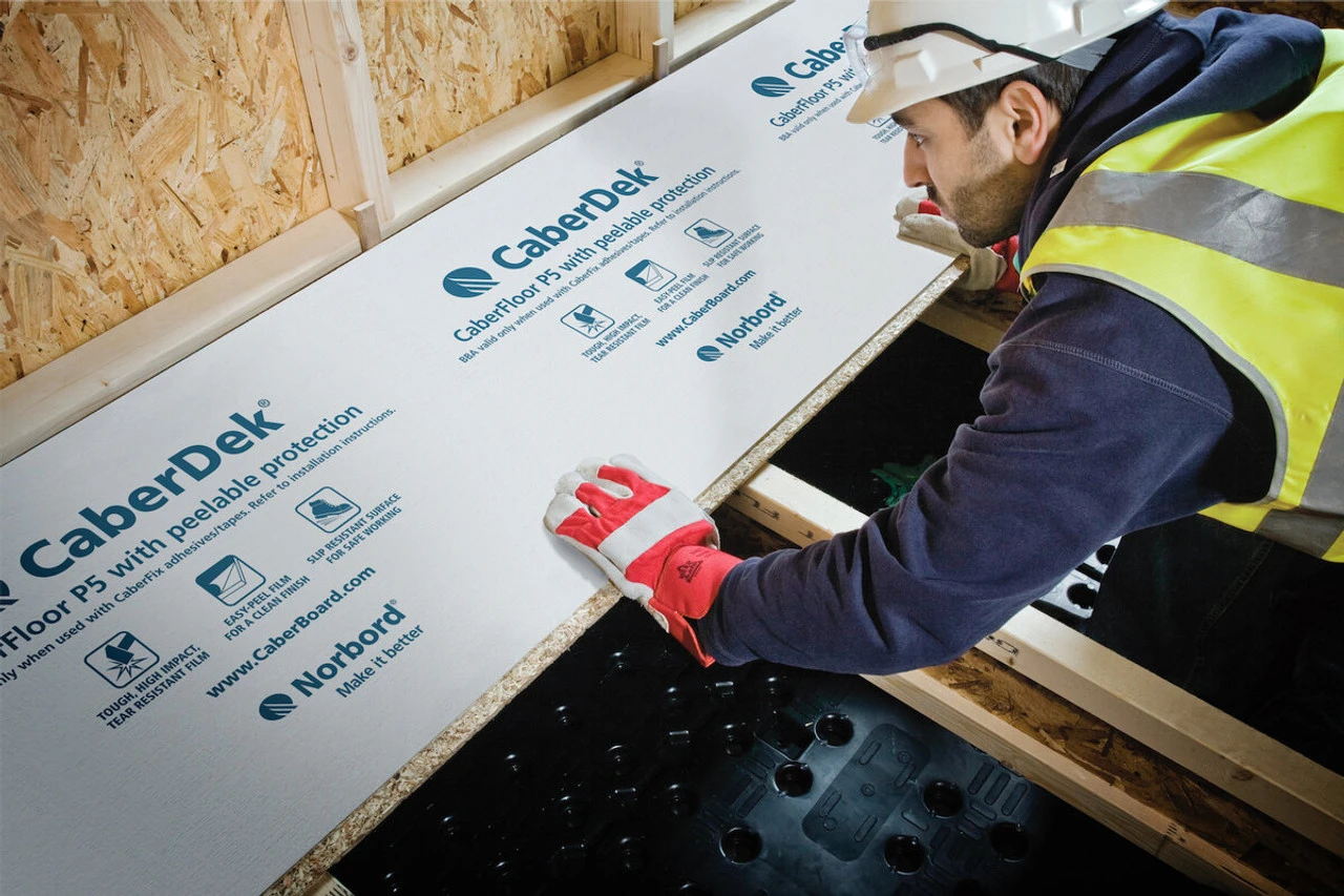 Caberdek Chipboard P5 Tongue & Groove Flooring FSC 22 X 2400 X 600mm - Image 2