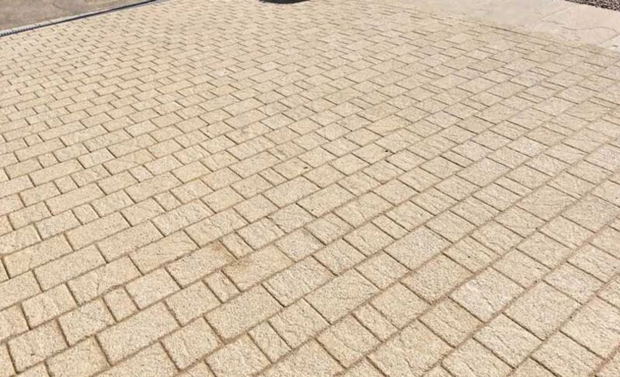Drivesett Argent Concrete Block Paving Buff Mixed Pack Size (10.75m2)