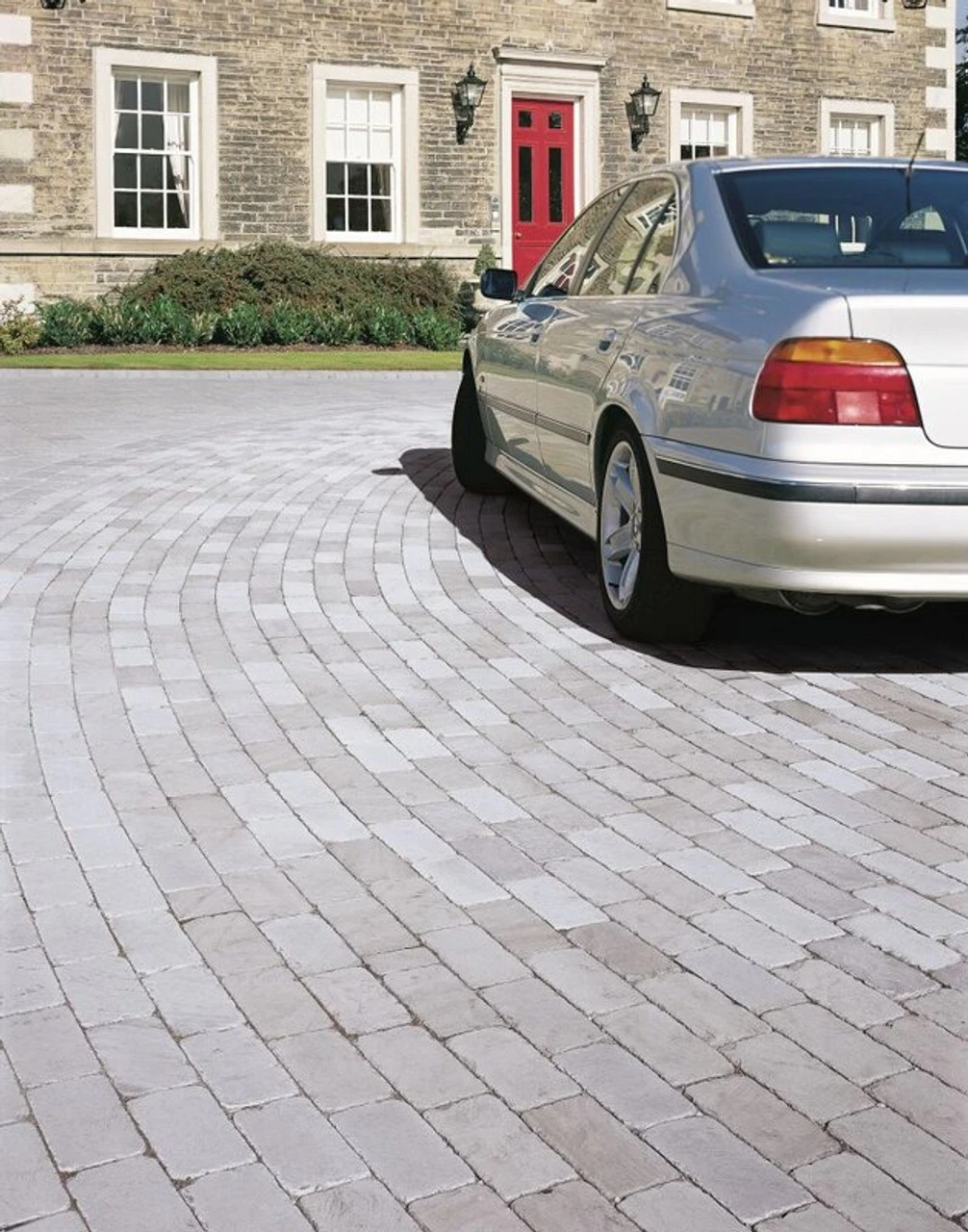 Natural Stone Split Setts Cal Silver Birch 210 X 110 X 50mm (9.24m2)